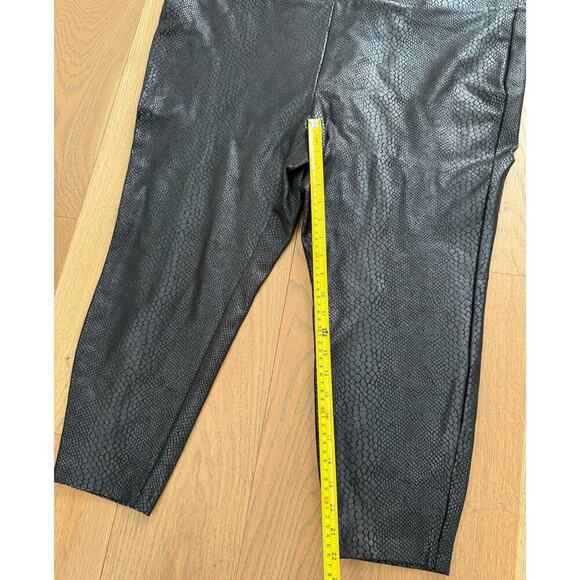 Torrid Black Faux Snakeskin Cropped Legging Elastic Waist 4 (4X) - Picture 3 of 8